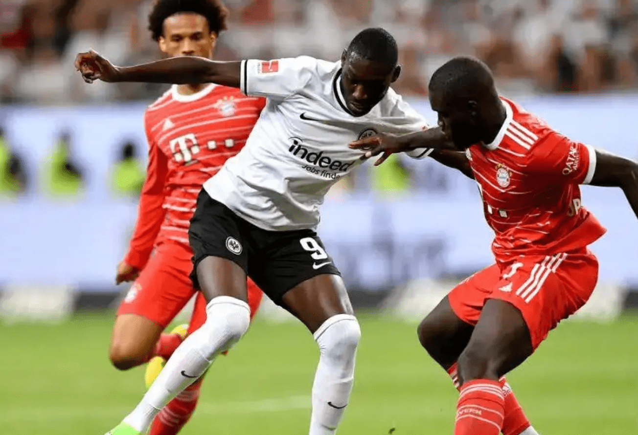 法兰克福发布备战花絮，冲刺阶段止住颓势，法甲任务艰巨，更衣室氛围转暖