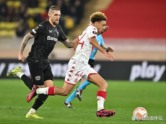 法兰克福发布备战花絮，冲刺阶段止住颓势，法甲任务艰巨，更衣室氛围转暖