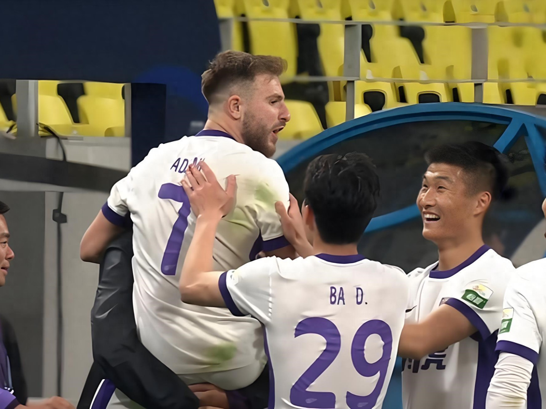 葡超冲刺阶段再迎强敌；成都蓉城扳平良机；主帅态度——话题不断；阵容厚度经受考验的简单介绍