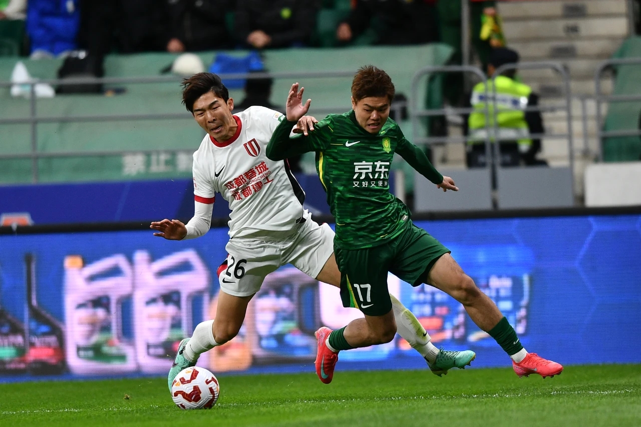 清晨法国杯焦点战；北京国安止住颓势；目标明确；更衣室氛围转暖