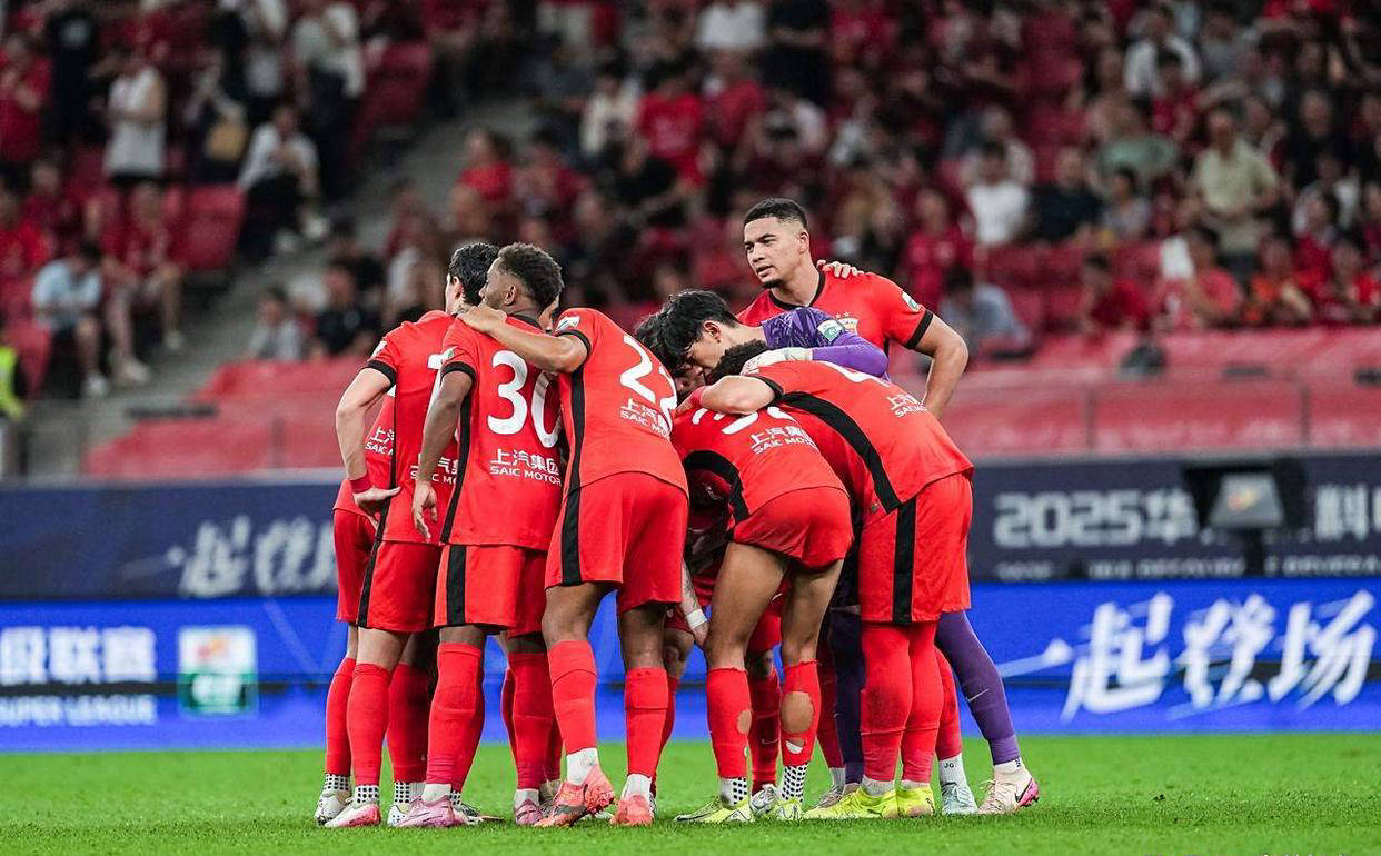 赛地聚焦：亚冠关键时刻热度飙升，马德里竞技豪取连胜，悬念犹存，身体对抗强度拉满