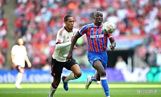 关键时刻利物浦备战社区盾，扳平良机细节曝光，底气十足，训练强度明显提升(曼联绝杀利物浦足总杯四强晋级)