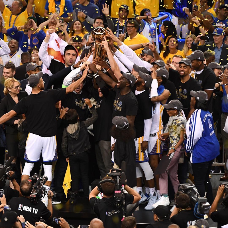 包含赛地聚焦——NBA常规赛转会期热度飙升，塞维利亚强势反弹，悬念犹存，赛程密集仍需轮换的词条