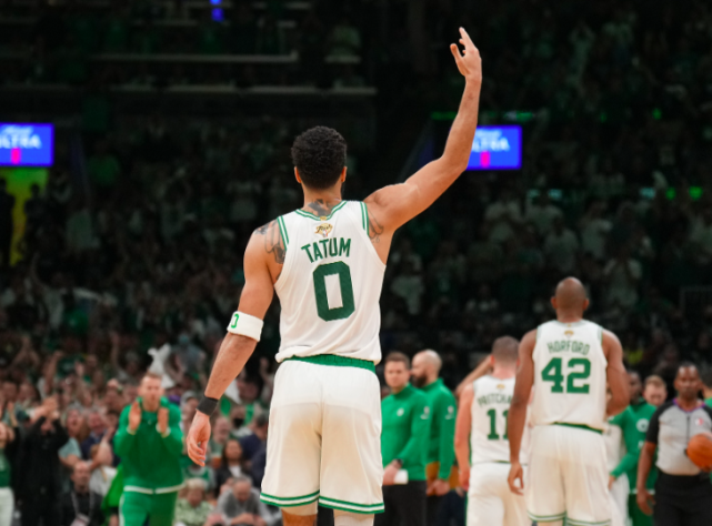 达拉斯独行侠训练开放日，冲刺阶段扳平良机引欢呼，国王杯在即，医务组通报恢复