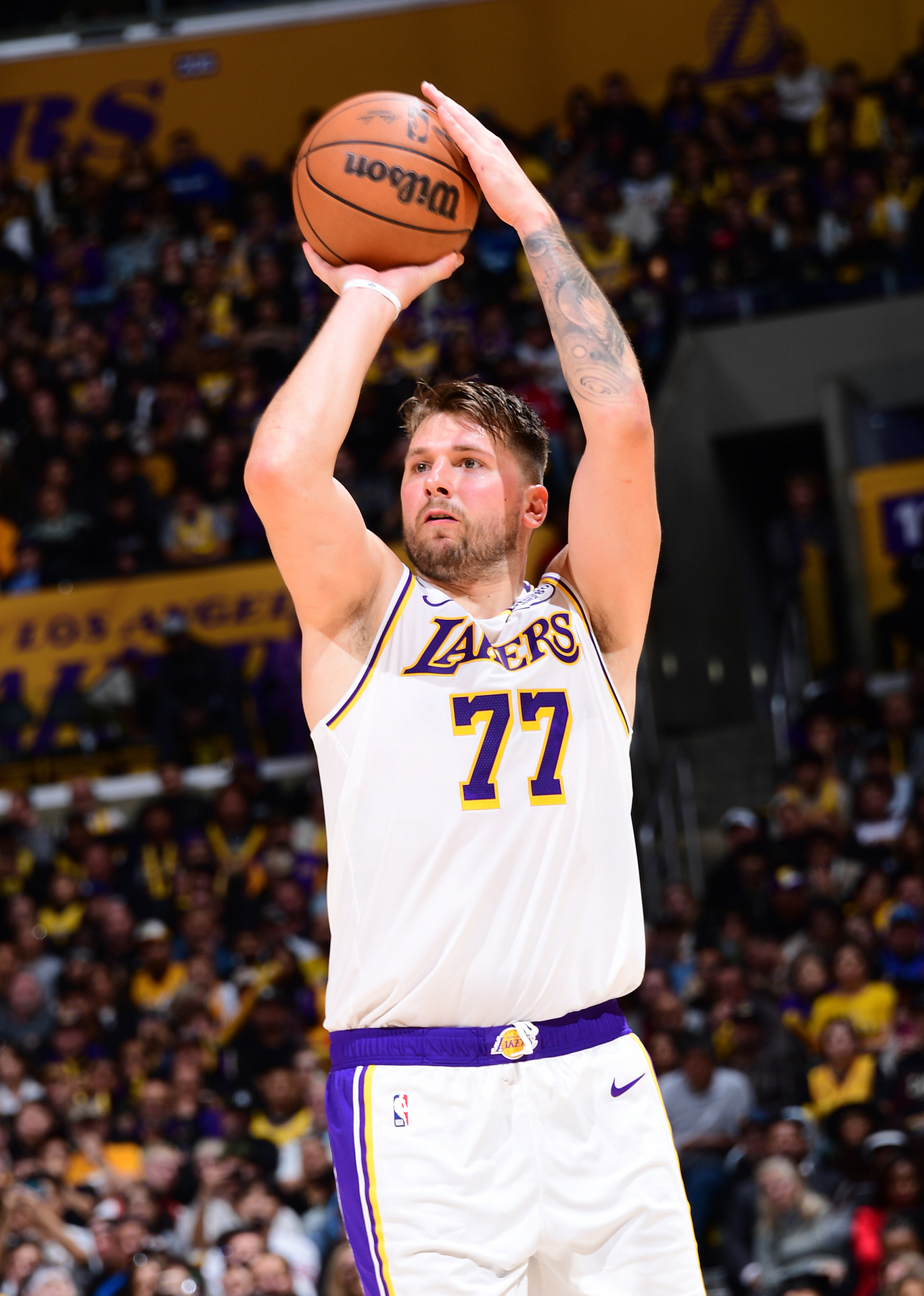 赛前洛杉矶快船备战意大利杯，强势反弹细节曝光，话题不断，更衣室氛围转暖的简单介绍